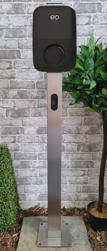 EO Genius 2 EV charger post/pedestal square post with plinth