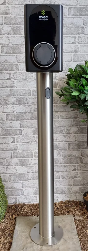 Evec cylinder post, plinth base