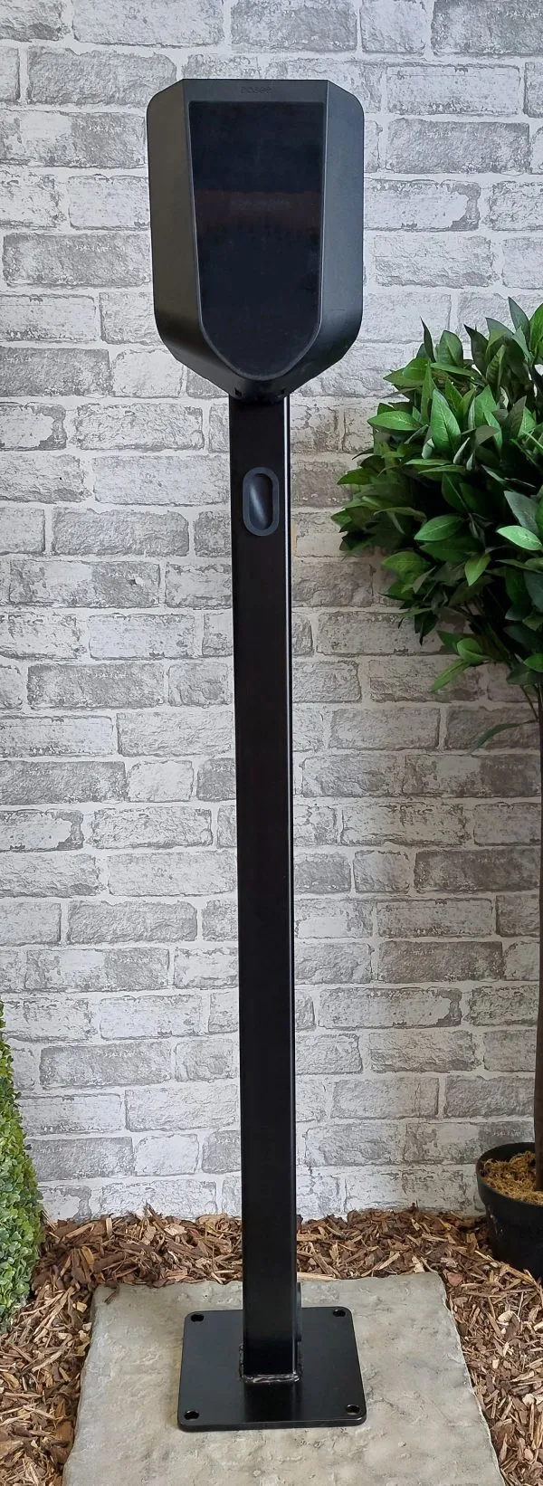 Value Easee One EV charger post/pedestal – square post with plinth