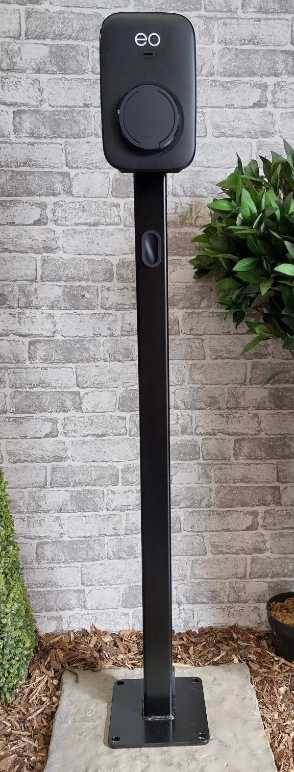 Value EO Mini One EV charger post/pedestal – square post with plinth