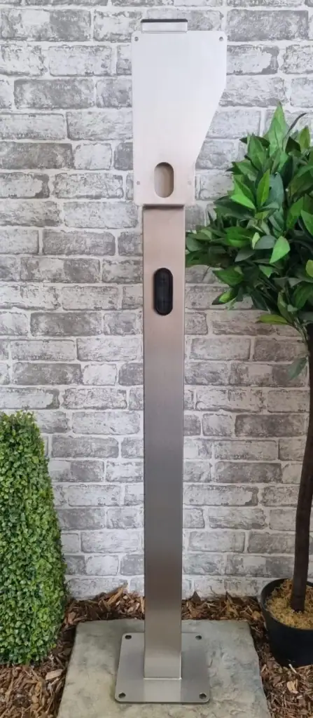 Rolec Zura Universal EV charger post/pedestal – square post with plinth