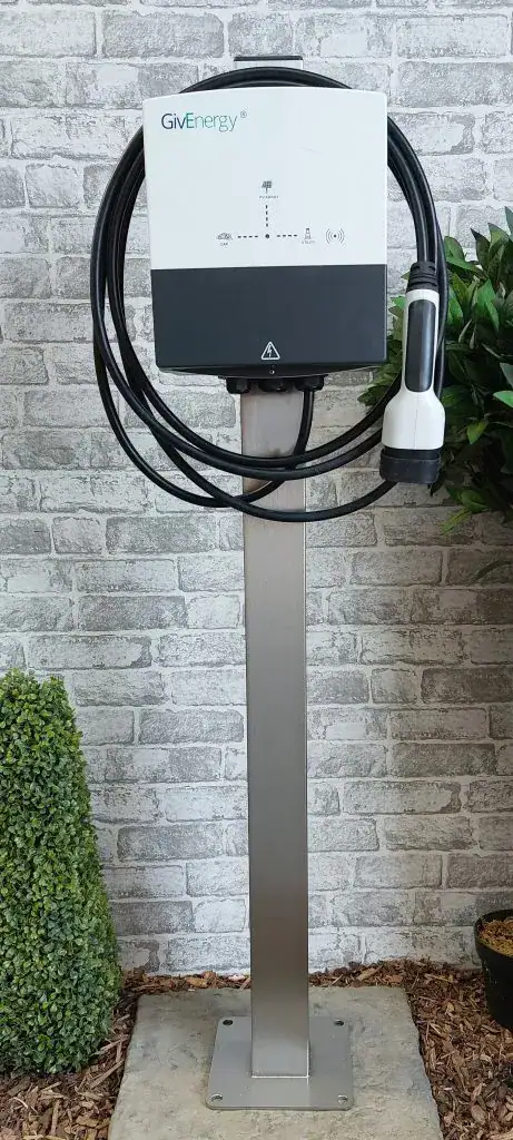 GivEnergy EV charger post/pedestal – square post with plinth