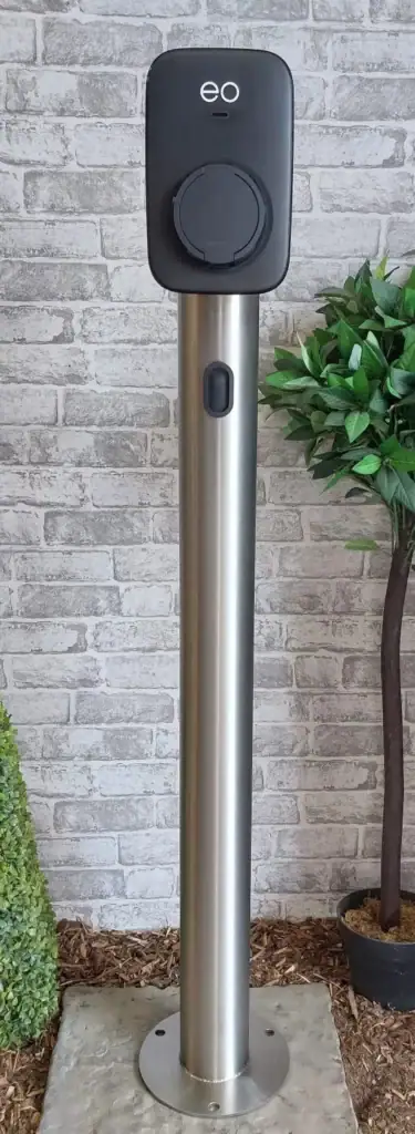 EO Mini Pro 3 EV charger post/pedestal – cylinder with plinth mount