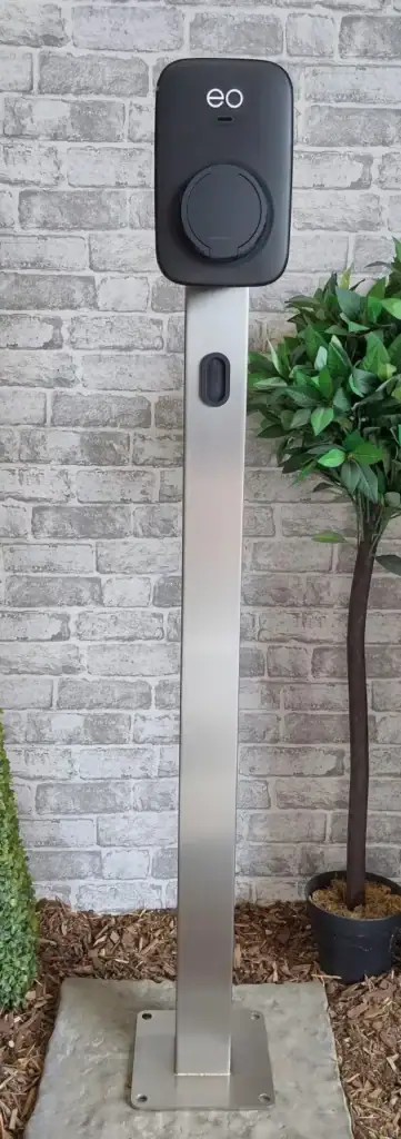 EO Mini Pro 3 EV charger post/pedestal – square post with plinth