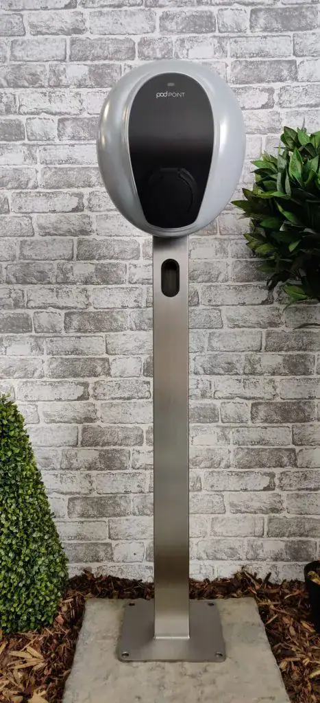 Pod Point Solo 3 Universal charger post/pedestal – square post with plinth