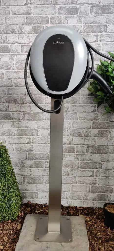 Pod Point Solo 3 Tethered charger post/pedestal – square post with plinth