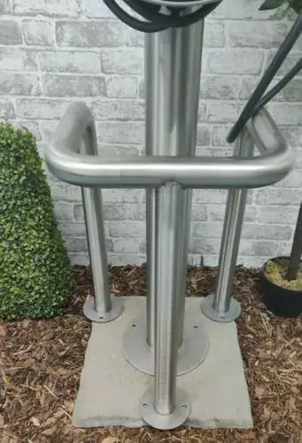 Small wrap around barrier - plinth. BSW-S-RD-P