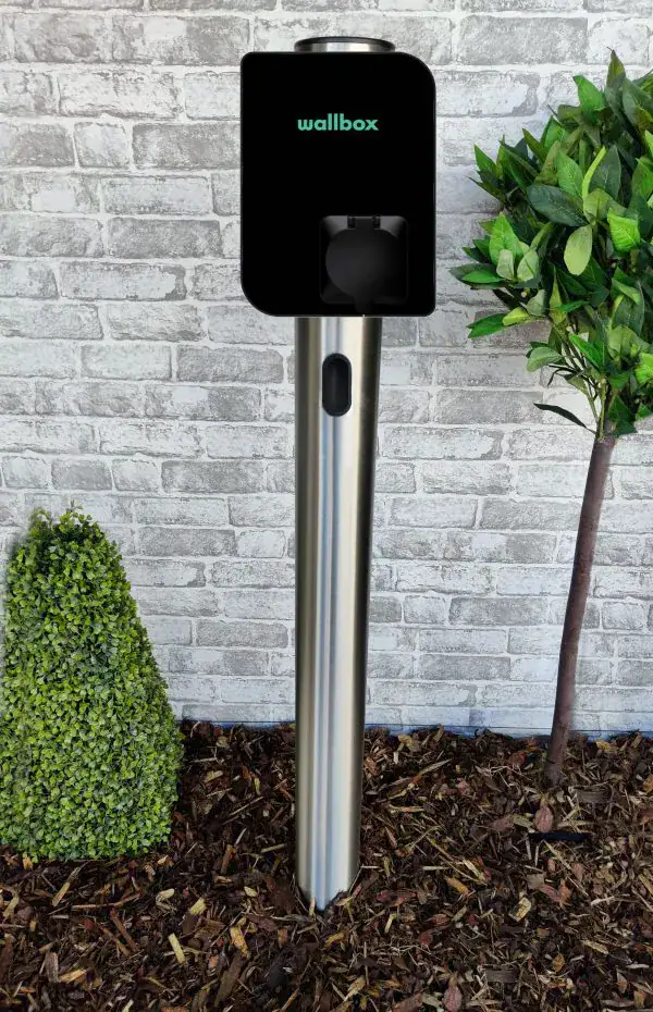 Wallbox Copper SB charger post/pedestal – ground rooted cylinder